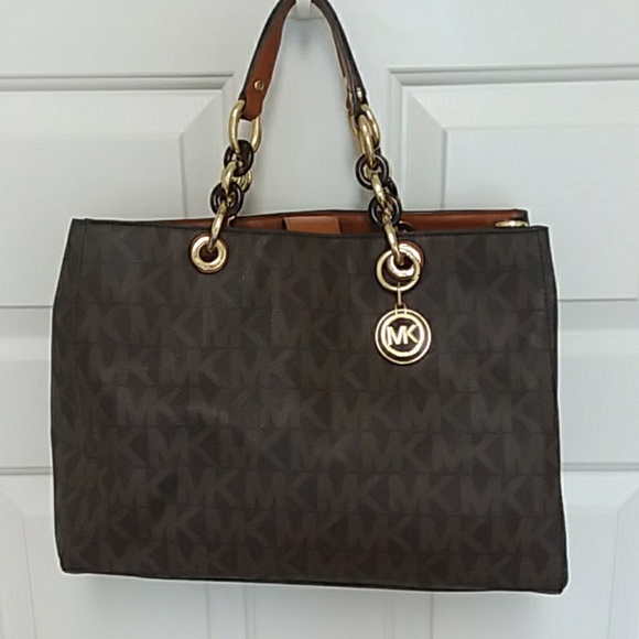Michael Kors Handbags - Michael Kors all leather satchel handbag